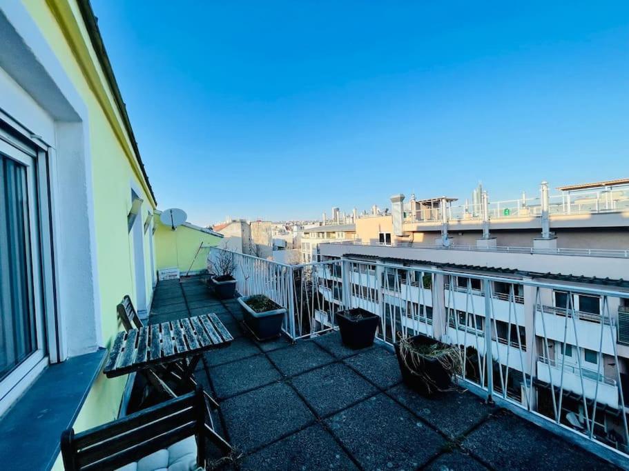 Cosy Flat With Huge Terrasse! Long Or Shortterm Daire Viyana Dış mekan fotoğraf